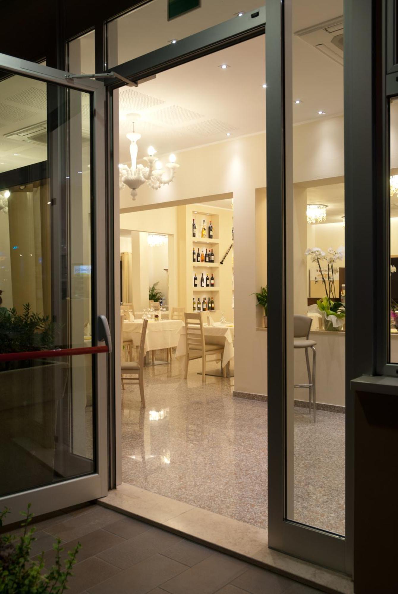 Hotel Ristorante Cesare Savignano sul Rubicone Exteriér fotografie